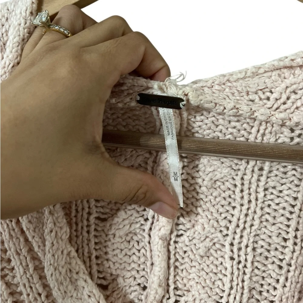 FREE PEOPLE Easy Cable Knit Pink Vneck Sweater Pullover Top